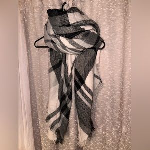 Large Scarf/Shaw